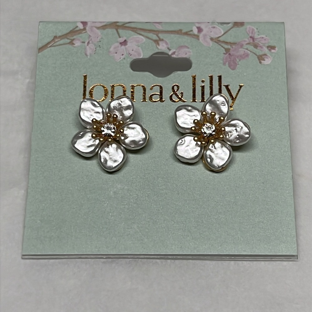Lonna & Lilly White Floral Earrings Gold Tone Statement Flower